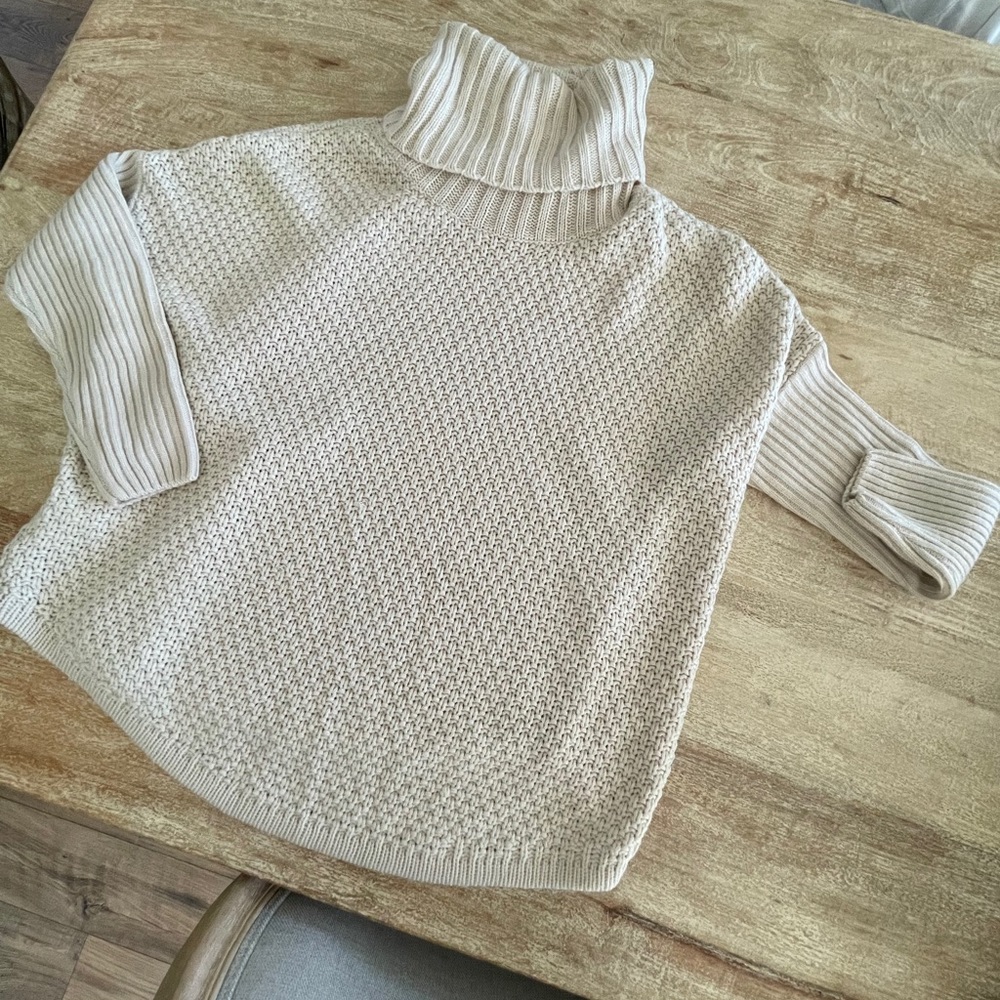 Slouchy turtleneck sweater NWOT